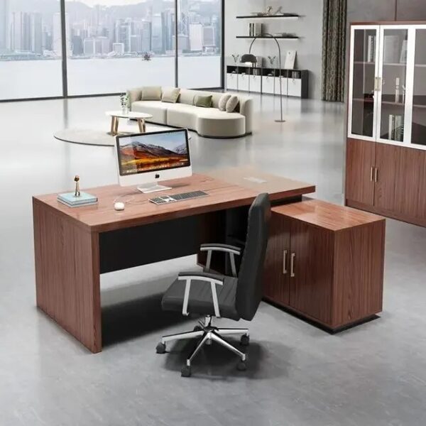 600mm Executive Hardwood Office Desk – Classic Design, Superior Functionality